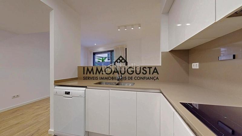 Foto c4822ce3-59e3-43a3-a075-2bc55762fa16. Pis amb calefacció aparcament a Putget - Farró Barcelona