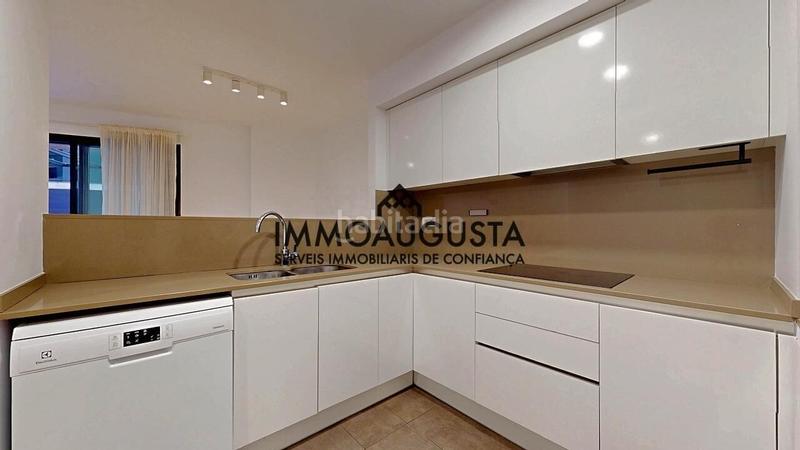 Foto 126302a1-7b53-48b6-80ad-c48459eecc08. Pis amb calefacció aparcament a Putget - Farró Barcelona