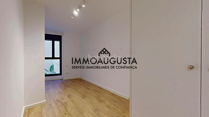 Foto 50fa5b2d-dc73-487d-84cc-02a1e36b1f77. Pis amb calefacció aparcament a Putget - Farró Barcelona