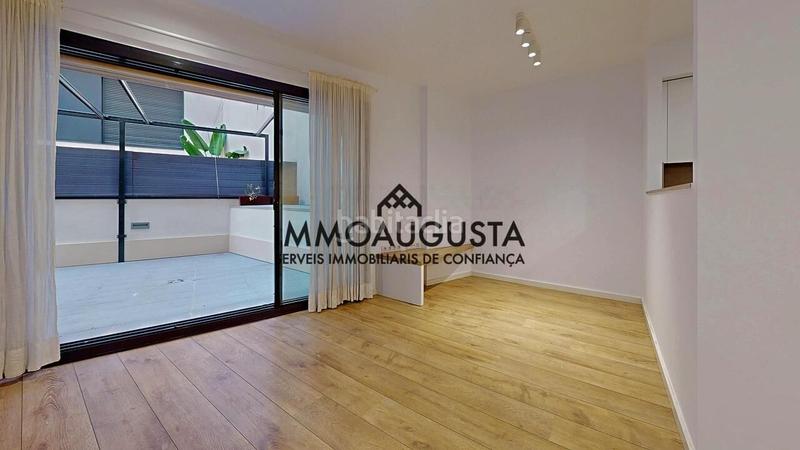 Foto dfe96ec4-cf6c-45c6-b12d-4bf1a8a4dc78. Pis amb calefacció aparcament a Putget - Farró Barcelona