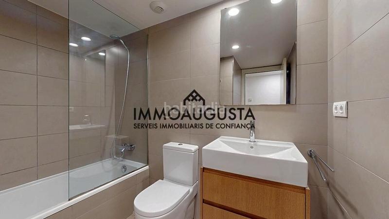 Foto fb325bb1-8901-47f7-a1ee-df6e6b3d96ac. Pis amb calefacció aparcament a Putget - Farró Barcelona