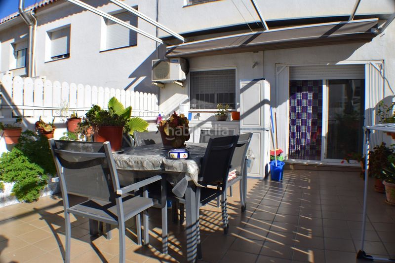 Foto ac992445-8bd3-4e8f-9608-6406b9125dfe. Casa adossada amb calefacció aparcament a Centre Torredembarra