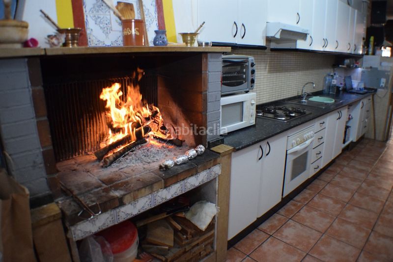 Foto c49a1f0f-b94d-4f84-8c08-d83bca535c43. Casa adossada amb calefacció aparcament a Centre Torredembarra