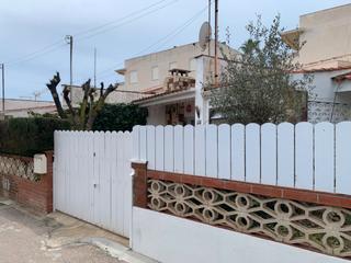 Casa  Carrer vistamar. Singular casa a 40 metros de la playa en un marco idilico