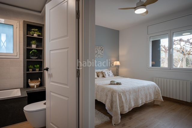 Foto 3f101f27-a67a-4465-8cef-ac41f93ffdb0. Masia amb xemeneia calefacció aparcament a Riera de Gaià (La)