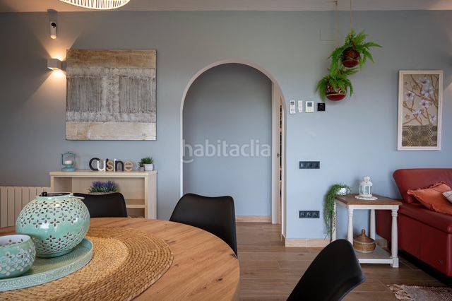 Foto 96fe933f-d1ad-4435-8203-c5f29f1a0d11. Masia amb xemeneia calefacció aparcament a Riera de Gaià (La)