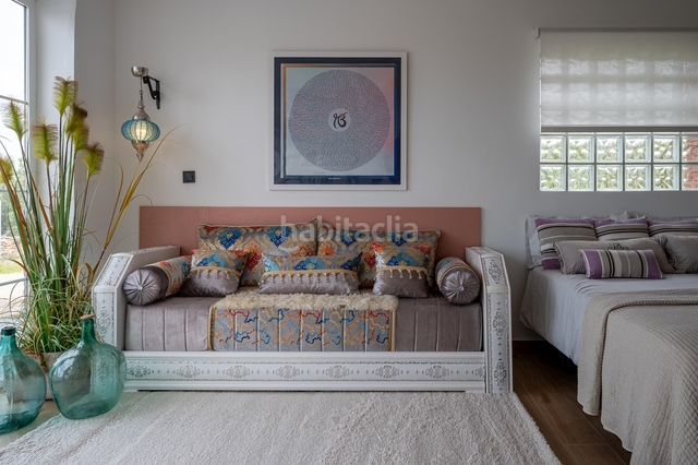 Foto 9eafa636-0971-4bb5-bf56-d60448ca359e. Masia amb xemeneia calefacció aparcament a Riera de Gaià (La)