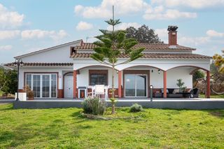 Masia  N/a. Singular casa en entorno rural cerca de todos los servicios