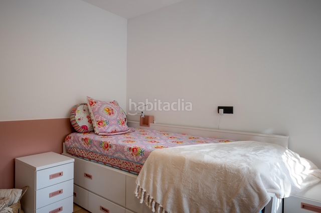 Foto 0d1404b7-38a7-46d2-87ea-76f70461f01e. Masia amb xemeneia calefacció aparcament a Riera de Gaià (La)