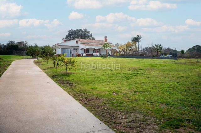 Foto 6240846d-d0c2-44a1-893f-223973d74439. Masia amb xemeneia calefacció aparcament a Riera de Gaià (La)