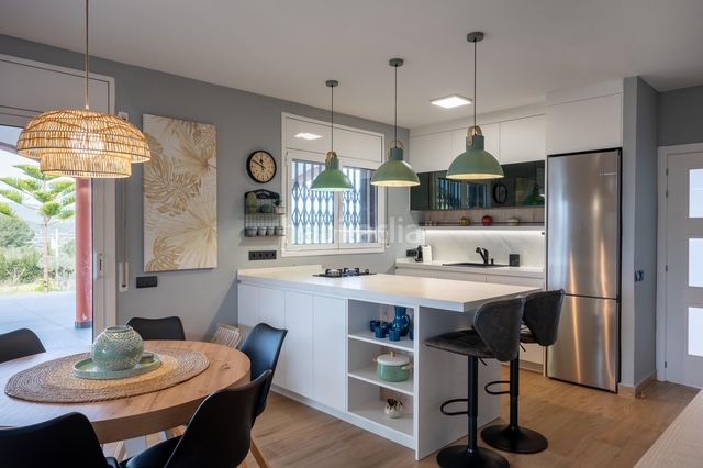 Foto 63b265b4-a391-4342-8526-5b6690a07465. Masia amb xemeneia calefacció aparcament a Riera de Gaià (La)