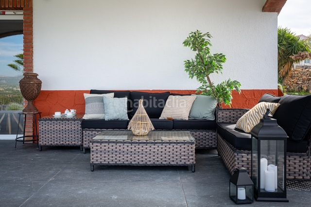 Foto 8ed73103-aed6-403d-9efa-31810e4d0c84. Masia amb xemeneia calefacció aparcament a Riera de Gaià (La)