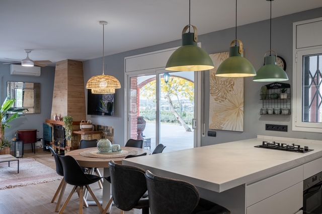 Foto 9fb2dfae-7014-49de-9e86-023c47f27a06. Masia amb xemeneia calefacció aparcament a Riera de Gaià (La)