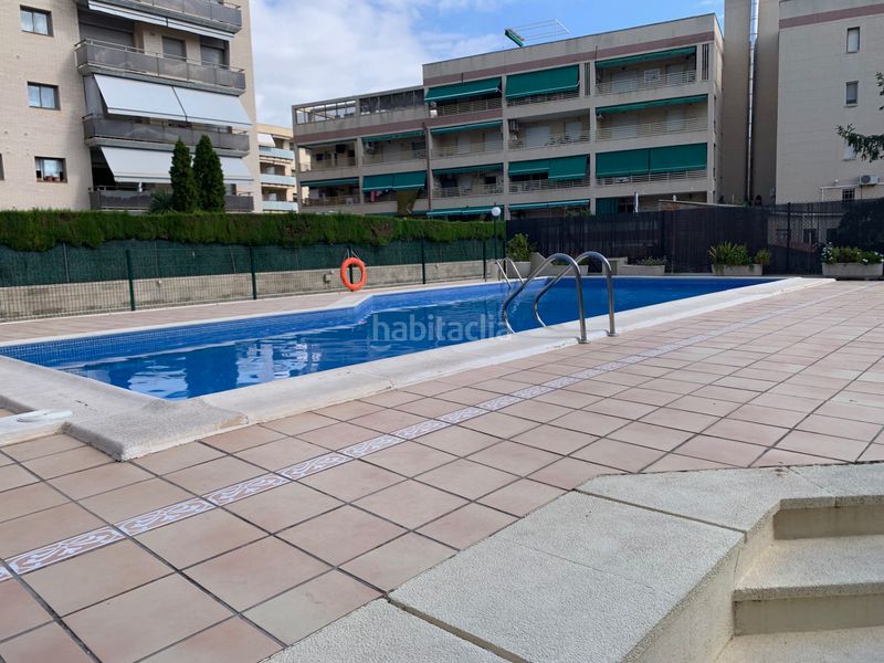 Foto 9d07f9a3-9df7-499d-82b4-aee51b2609c8. Apartament amb calefacció aparcament piscina a Centre Torredembarra