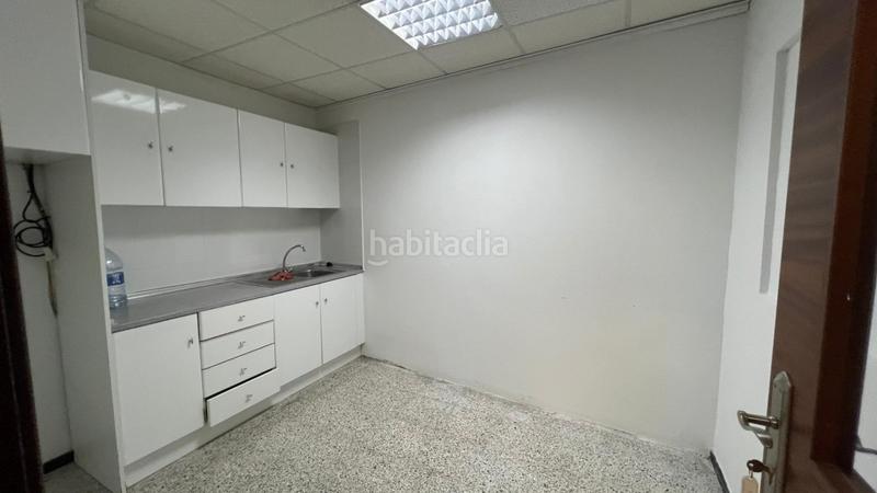 Foto 39d7eca1-eb38-43e3-818b-35316e3da925. Location local commercial dans San Juan Telde