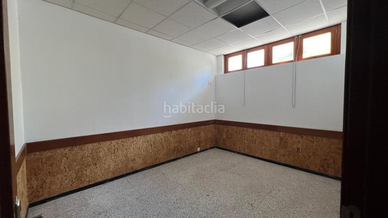 Foto c002fc16-7a8e-4e7b-9400-000dd9b02e46. Location local commercial dans San Juan Telde
