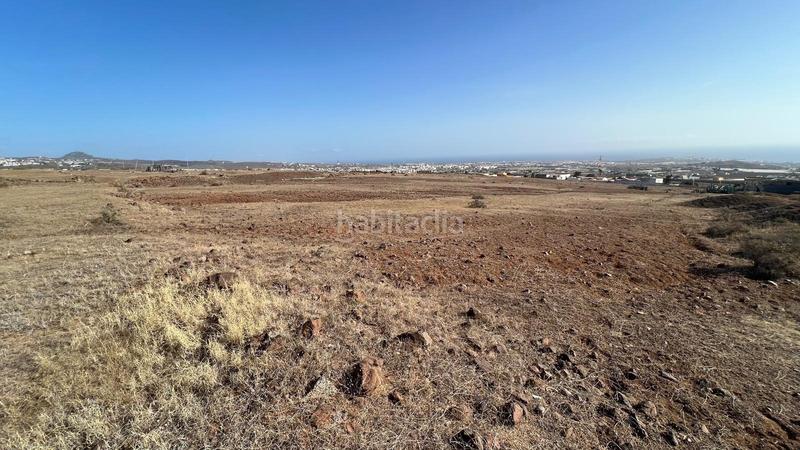 Foto 1eaddbc3-0074-481d-a9c4-8633e2a075c0. Terreno residencial parcela situada en lomo guinea con una construcción. en Telde