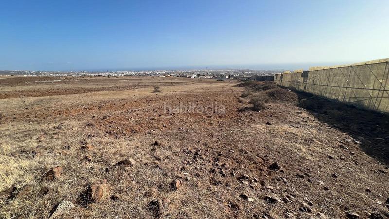 Foto 412ee718-8470-4645-8a21-5382594e57d5. Terreno residencial parcela situada en lomo guinea con una construcción. en Telde