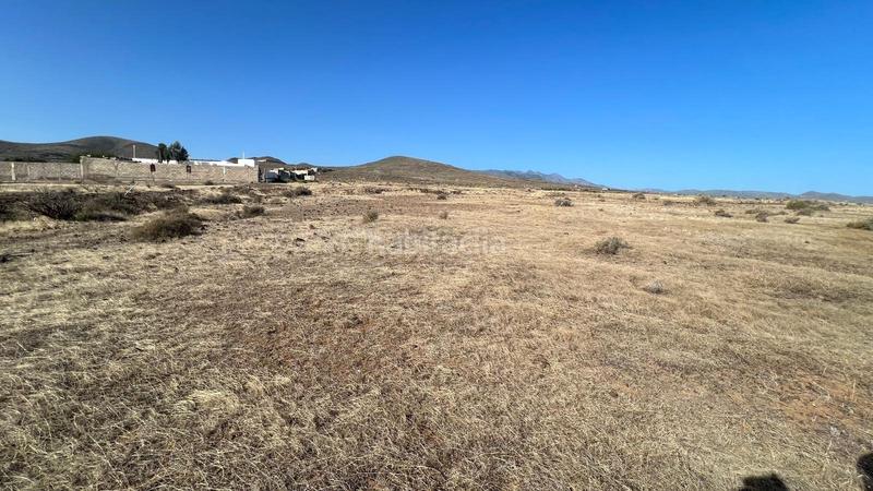 Foto 4d3272bf-2f20-472f-ae1d-27317e576242. Terreno residencial parcela situada en lomo guinea con una construcción. en Telde