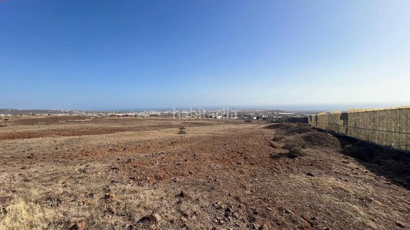 Foto dfb41ac4-f92c-41ee-912b-4d5bb8f6418a. Terreno residencial parcela situada en lomo guinea con una construcción. en Telde