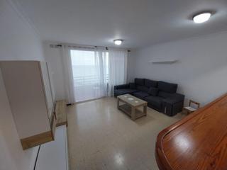Lloguer Apartament a Playa del Hombre - Taliarte - Salinetas. Piso con balcón frente al mar.