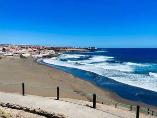 Casa a Playa del Hombre - Taliarte - Salinetas. Vivienda tipo dúplex con vistas al mar en playa del hombre.