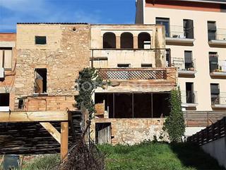 Haus in Avinguda catalunya 8. Casa en casco urbano a reformar