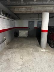 Parking voiture  Passeig arbres. Parking para coche + trastero
