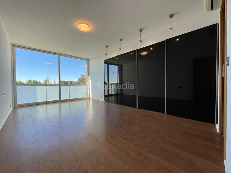 Foto 7266a5da-3d31-420a-8351-ba896e0e744f. Chalet luminoso chalet de diseño en fontpineda con piscina en Pallejà