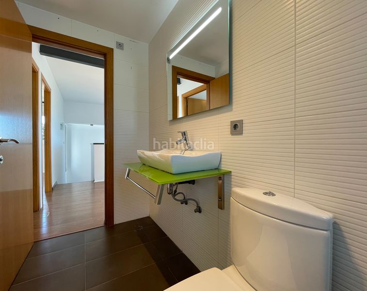 Foto ae480460-9ef7-4023-b563-dd8c5b460c0f. Chalet luminoso chalet de diseño en fontpineda con piscina en Pallejà