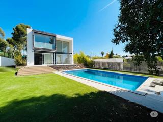 Chalet  Ronda montmany. Chalet en fontpineda con piscina