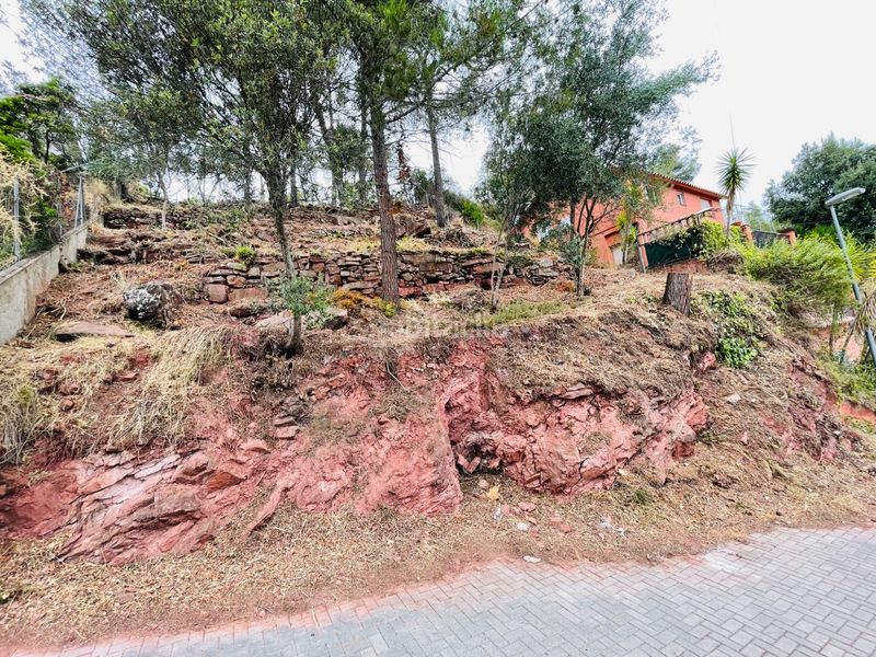 Foto 429e3393-a9c6-42c8-994d-a21e46ce5127. Terreny residencial a carrer de la parellada 31 a Corbera de Llobregat