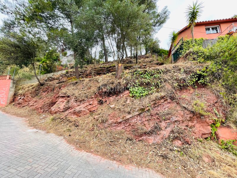 Foto ff5df3ce-59ee-4b2a-ae59-6d3c7cf53ffa. Terreny residencial a carrer de la parellada 31 a Corbera de Llobregat