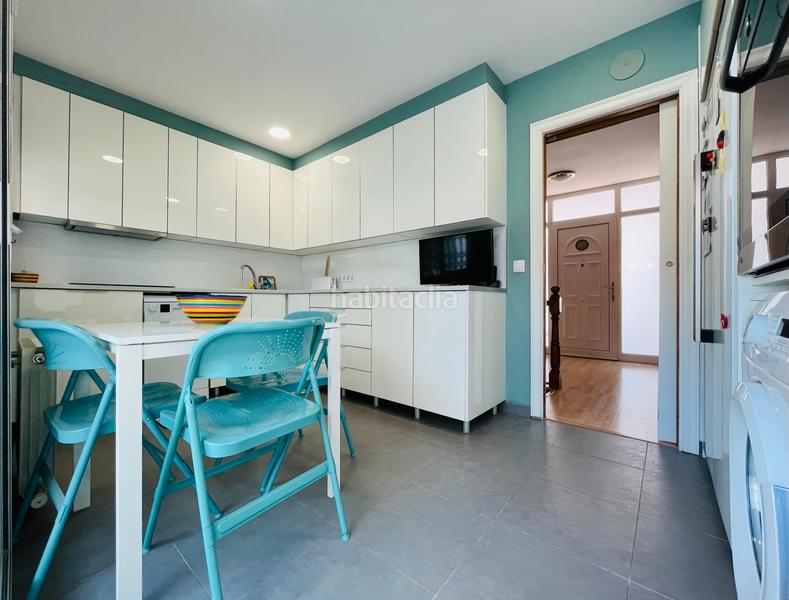 Foto d29407f2-b488-4553-a1a3-95e89226be45. Casa adossada amb calefacció aparcament a Corbera de Llobregat