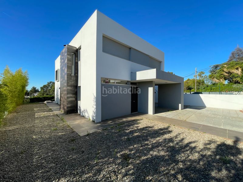 Foto 29ded795-553d-49ca-ac87-1c1ce709938e. Xalet amb xemeneia aparcament piscina a Corbera de Llobregat