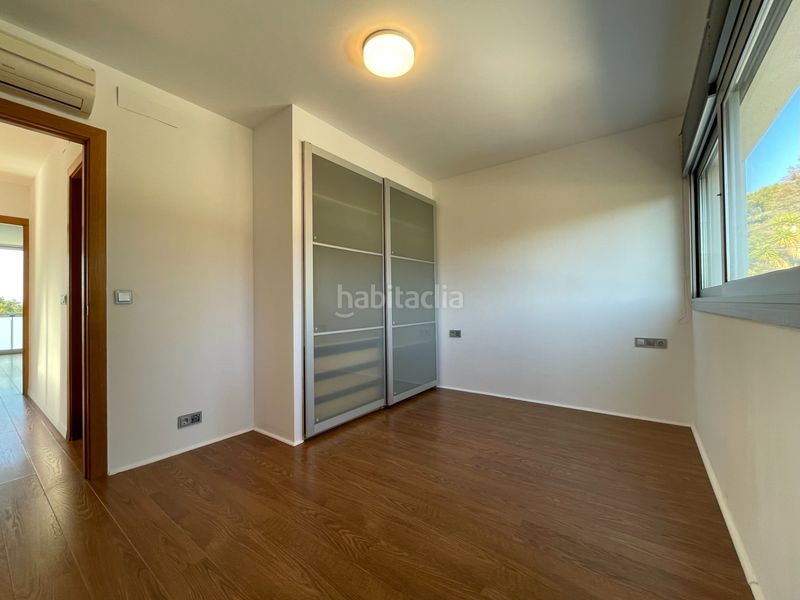 Foto 47f10350-e8a6-4fe9-9979-13a9811aca98. Xalet amb xemeneia aparcament piscina a Corbera de Llobregat