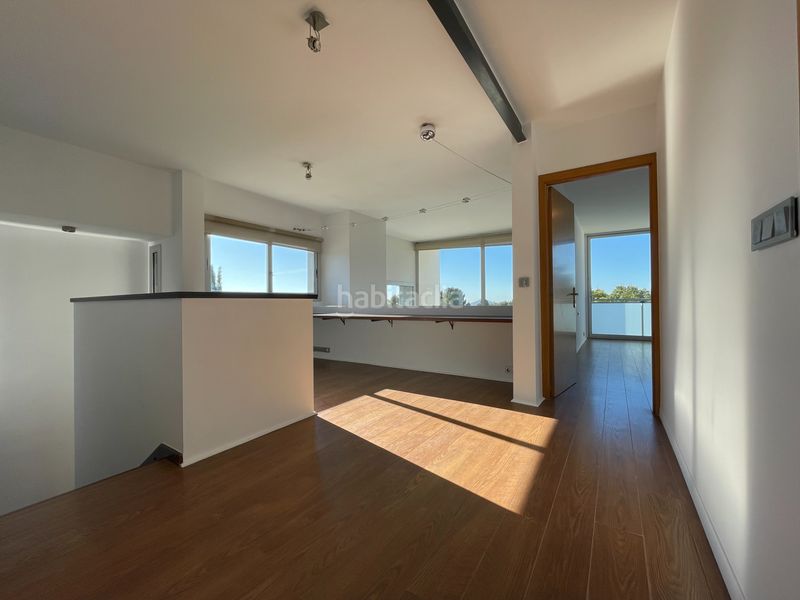 Foto c3ef35f5-ad15-43e8-8bf1-ccbea2f220dc. Xalet amb xemeneia aparcament piscina a Corbera de Llobregat