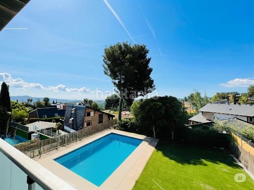 Foto e7c7b473-5846-43f4-8262-9774bf8b95a0. Xalet amb xemeneia aparcament piscina a Corbera de Llobregat