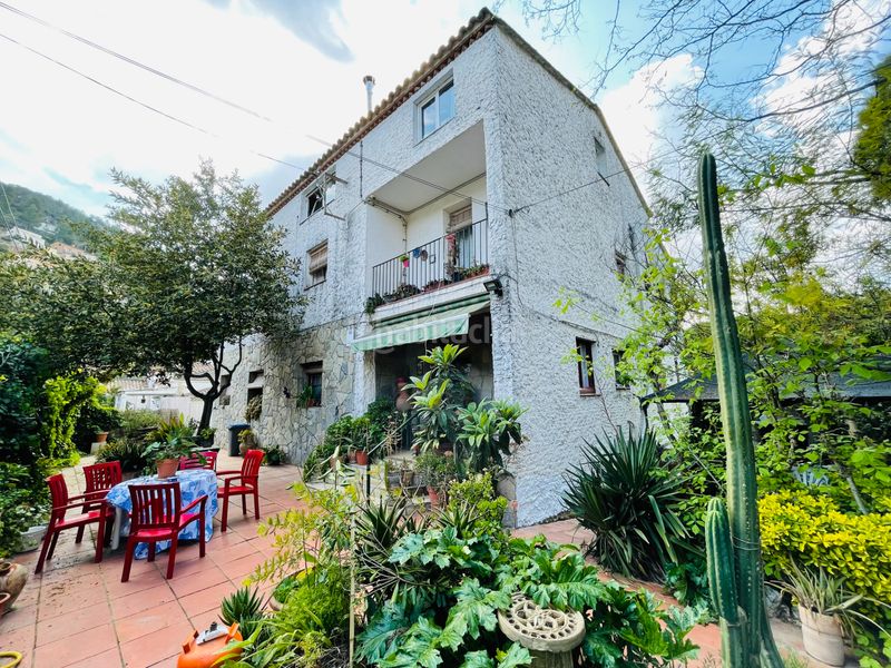 Foto a0b1491b-eea8-43bf-b693-96139e930374. Chalet in carrer del raval de corbera 66 in Sant Andreu de la Barca