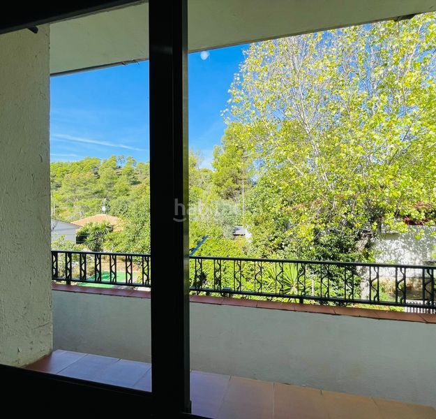 Foto 96c1fb1b-cda4-4e4a-b5a9-07f54f0168e7. Chalet con camino parcheggio in Corbera de Llobregat