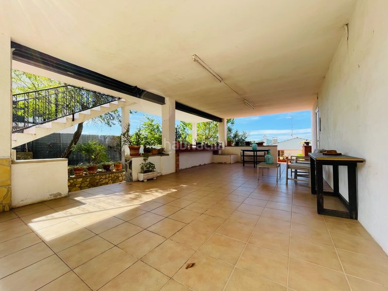 Foto db1a63f4-286f-4b89-998a-f241483cb600. Chalet con camino parcheggio in Corbera de Llobregat