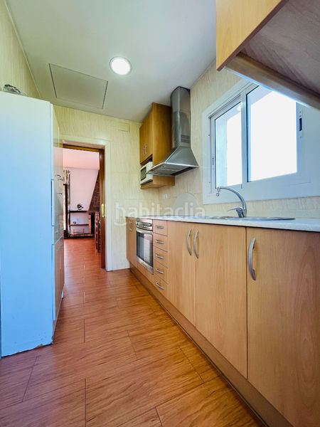 Foto fb5a5c60-138d-4f27-a8c7-9cccc7e74a2c. Chalet con camino parcheggio in Corbera de Llobregat