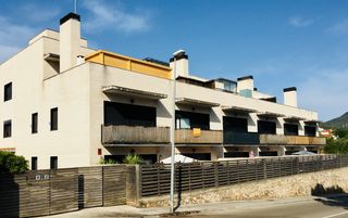 Affitto Appartamento in Corbera de Llobregat. Piso equipado de 66m2 con parking