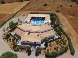 Xalet  Llucmajor. Exclusiva finca rustica en llucmajor a solo 15 minutos de palma