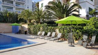 Apartment in Cala Major. Piso con piscina y terraza a metros de la playa en cala major