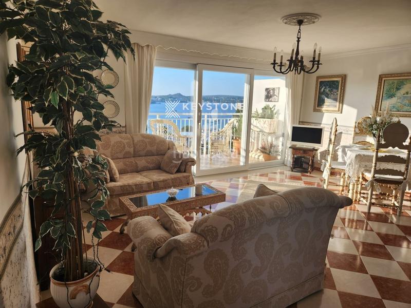 Foto dafcb03c-2c02-41ff-bd00-6cde554a06d6. Alquiler piso increible!!! apartamento con vistas al mar y terraza junto a la playa en Calvià