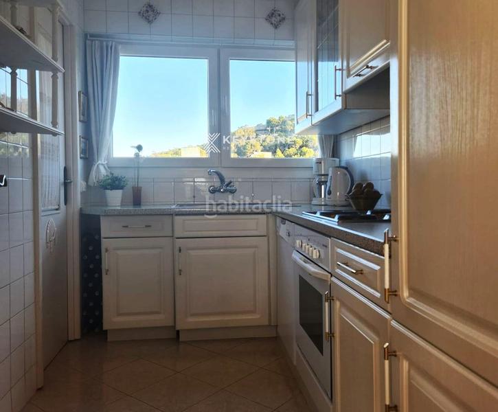 Foto fbcca3ba-3575-4454-ab60-f3087fd4ab67. Alquiler piso increible!!! apartamento con vistas al mar y terraza junto a la playa en Calvià