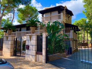 Xalet  Carrer de la goleta, 3. Elegante chalet con privacidad en cala vinyes, mallorca