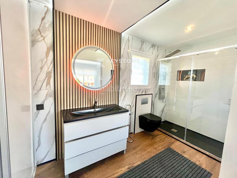 Foto 25ec3de7-3908-46ff-8f42-1acbd6bab045. Rent flat with heating parking pool in Son Ferrer Calvià