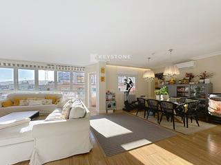 Flat  N/a. Venta de piso luminoso y moderno en avenida argentina, palma
